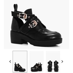 Boohoo black buckle boot